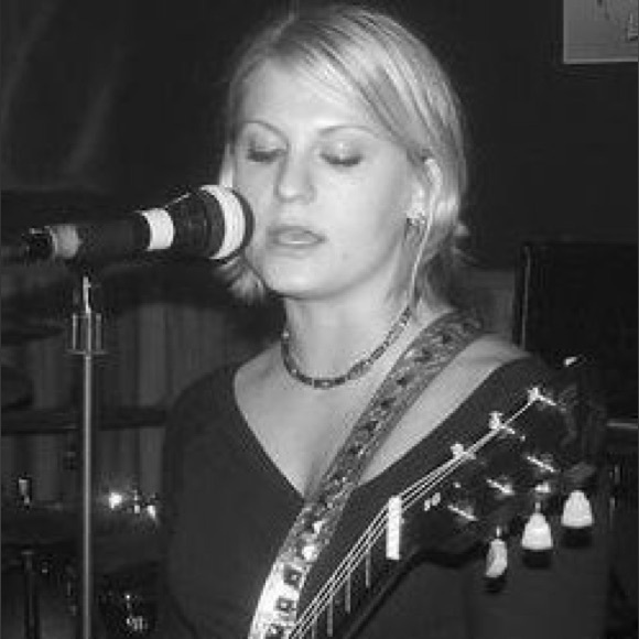 Meet your Posher, Cass - Picture 7 of 7